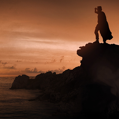 Capture de la vidéo Vorgium avec la silhouette d'un gaulois sur une falaise observant la mer.